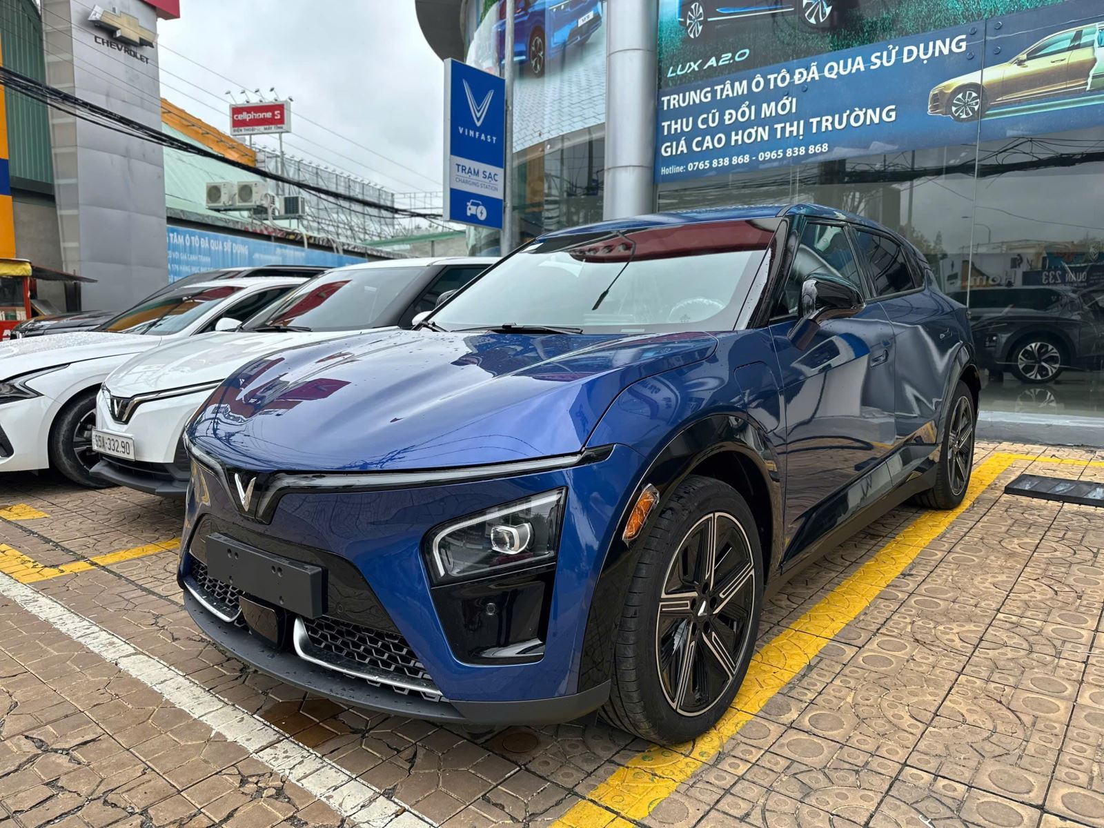 ngoai-that-vf-7-plus