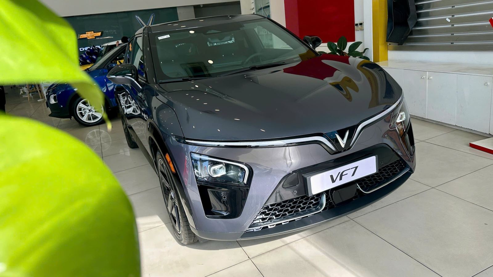 ngoai-that-vf-7-plus