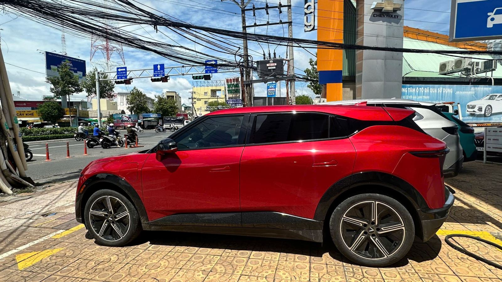 ngoai-that-vf-7-plus